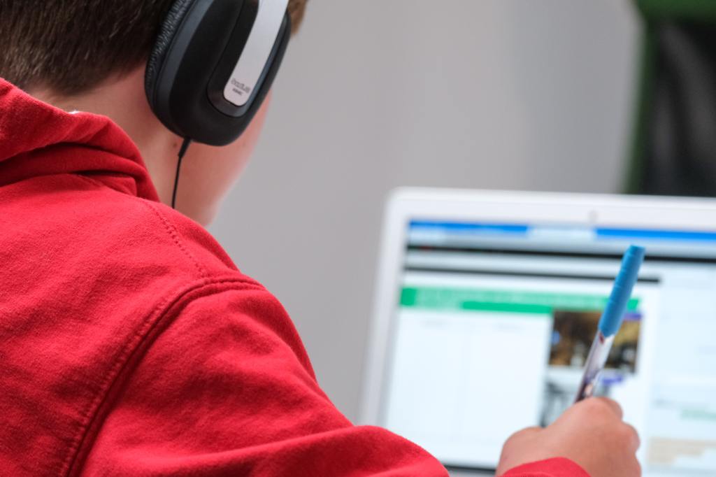 School works to replace Google Classroom with&nbsp;Canvas