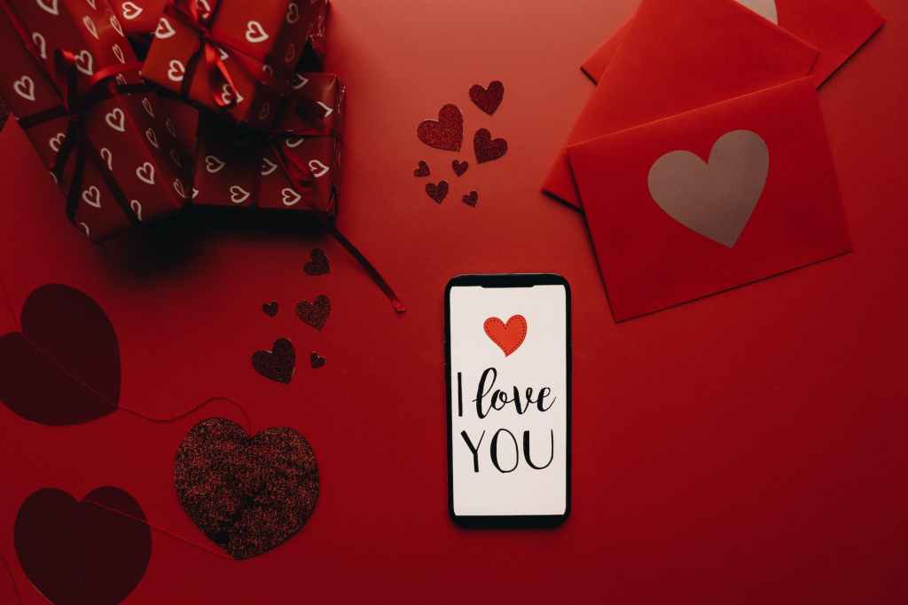 Teenagers should learn to love&nbsp;authentically
