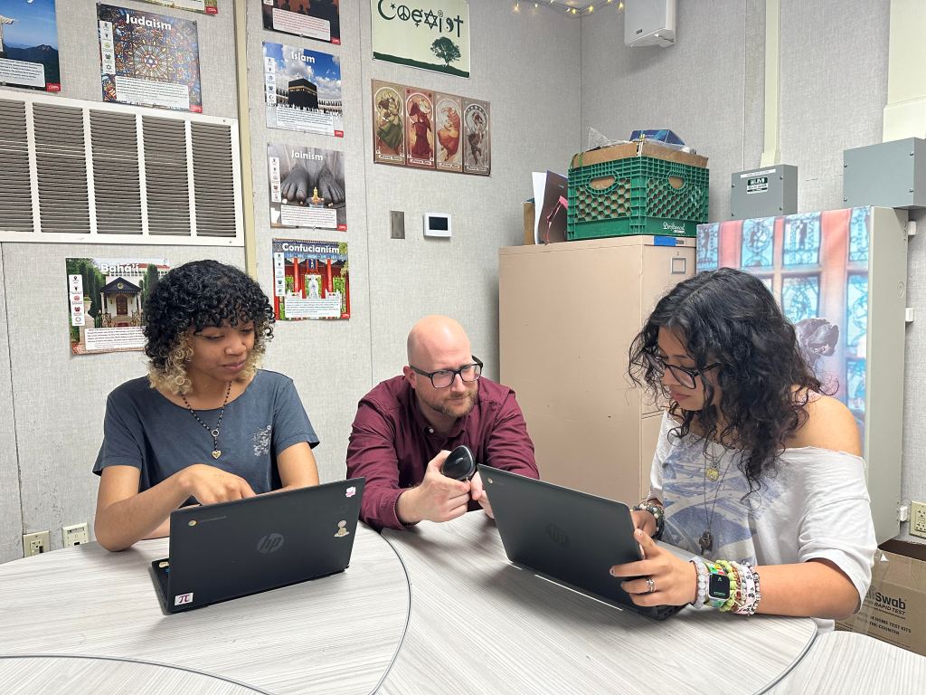 IB World Religions course expands students’&nbsp;horizons