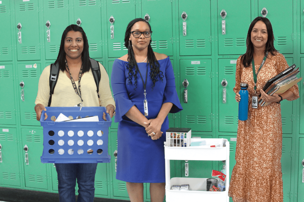 Traveling teachers adapt to many&nbsp;challenges