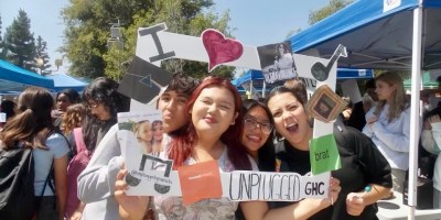 CLUB RUSH: Unplugged Club members pose at a photo opp during Club Rush last semester. Photo courtesy of Orion Ortiz