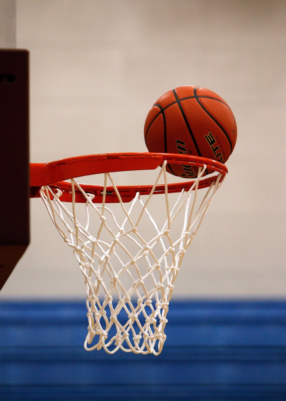 Staff remains victorious in Student vs. Staff basketball&nbsp;game